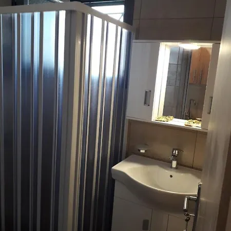 Pounta 3* Vingláfia